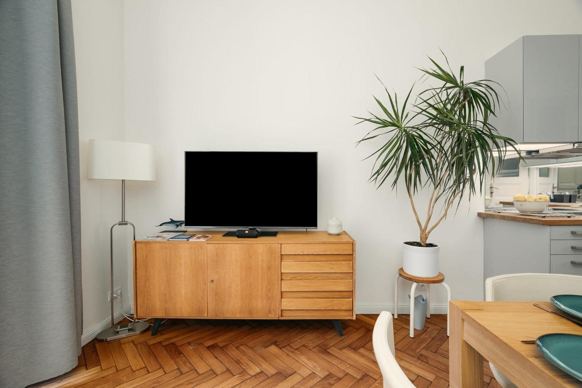 Comfortable And Cosy Apt A Few Steps From Dancing House And Naplavka Dance Prága Kültér fotó